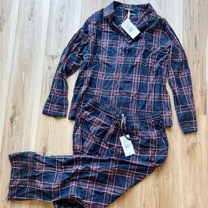Plaid Pajamas Set Cozy Earth women’s size M
